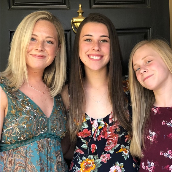 Meet your Posher, Lindsey - Picture 1 of 1